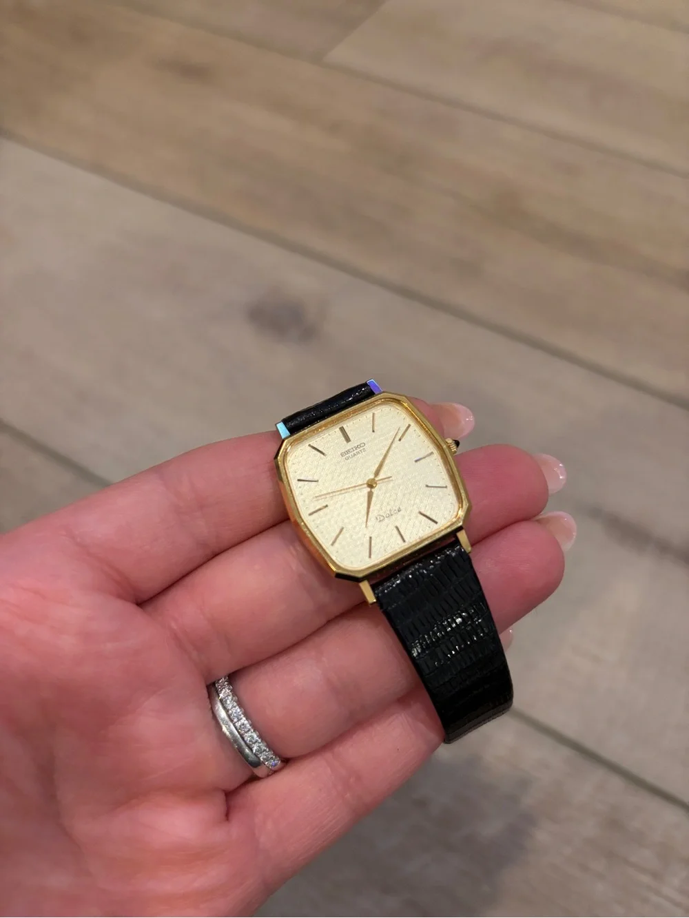 Vintage Seiko Gold-Tone Square Dress Watch with Black Leather Strap